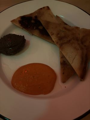 Faina con salsas   at Kayú in Buenos Aires