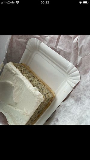 vegan lempn poppy seed cake at Mehlwurm Vollkornbäckerei GmbH in Berlin