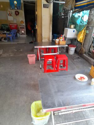 Outside seating at Út Phượng in Ho Chi Minh City