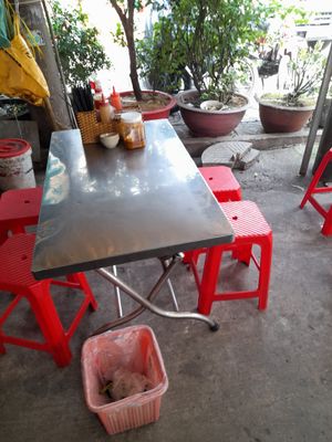 Outside at Út Phượng in Ho Chi Minh City