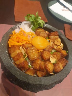 Garlic 'pork' fried rice - 9/10 this was great wish I had more and only real improvement would be more garlic infused rice at Vegan Pranakhon in Bangkok