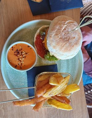 Chili-Cheese-Nacho-Burger at Green Gold Café in Langballig