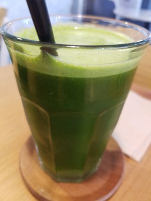 Green juice at Cook and Book 쿡앤북 in Seoul