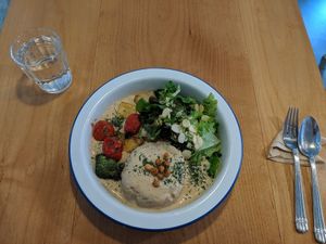 Veggie burger from heaven at Cook and Book 쿡앤북 in Seoul