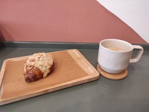 Almond croissant at NOT SO VEGAN in Matosinhos