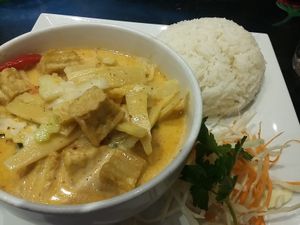 Red curry stew at Fullmoon Wok - Odenplan in Stockholm
