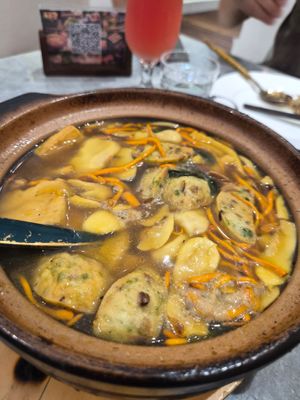 Assorted mushroon soup at Buddha -菩茶 in Dali
