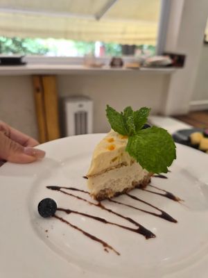 Lemon cheese cake at Buddha -菩茶 in Dali