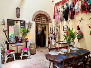 Interior   at Puppets in Galle