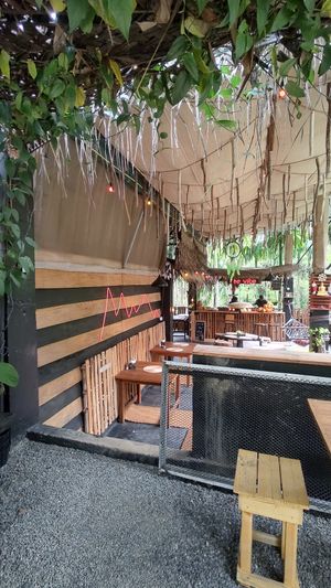 The vibe ✨ at Sintha bara Lonthe - Konich in Ella