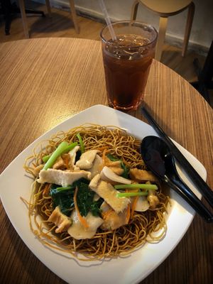 Crispy noodle  at Zhenyi Veggie Place 真一素食坊 in Northeast Singapore