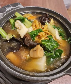 Claypot Yee Mee ~ 11/5/23 at Zhenyi Veggie Place 真一素食坊 in Northeast Singapore