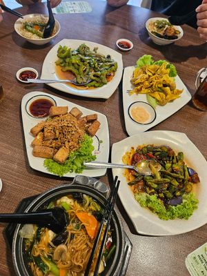 Very enjoyable lunch ~ 20/9/23 at Zhenyi Veggie Place 真一素食坊 in Northeast Singapore