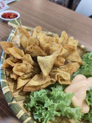 Fried wanton at Zhenyi Veggie Place 真一素食坊 in Northeast Singapore