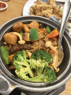 Claypot rice at Zhenyi Veggie Place 真一素食坊 in Northeast Singapore