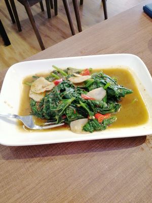 Sweet potato leaves at Zhenyi Veggie Place 真一素食坊 in Northeast Singapore