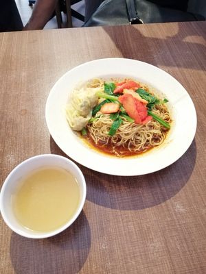 Vegetarian wonton noodles at Zhenyi Veggie Place 真一素食坊 in Northeast Singapore