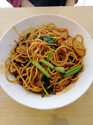 KL fried noodles at Zhenyi Veggie Place 真一素食坊 in Northeast Singapore