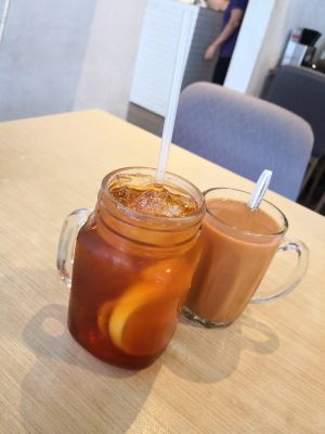 Ice lemon tea and milk tea at Zhenyi Veggie Place 真一素食坊 in Northeast Singapore