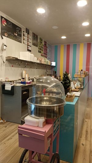 L'interno della gelateria at Gelateria Nanà in Verona