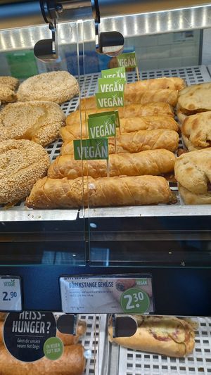 vegetable börek 2,30€ #Veganuary at backWERK - Kassel - Bhf Kassel-Wilhelmshöhe in Kassel