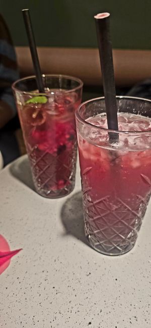 Acai/ ginger lemonade and red berry iced tea at Kaspar Schmauser in Essen