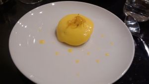 Lemon cheesecake at 42 Degrés in Paris