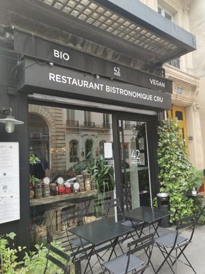 The outside at 42 Degrés in Paris