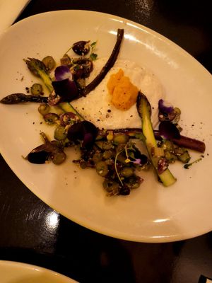 Asparagus, "egg" at 42 Degrés in Paris