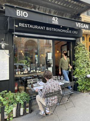   at 42 Degrés in Paris