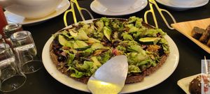 Raw pizza at 42 Degrés in Paris