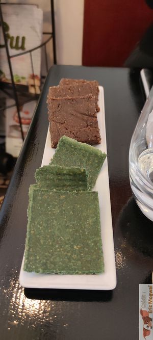 Crackers at 42 Degrés in Paris