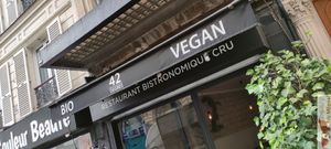 Facade at 42 Degrés in Paris