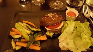 burger at 42 Degrés in Paris
