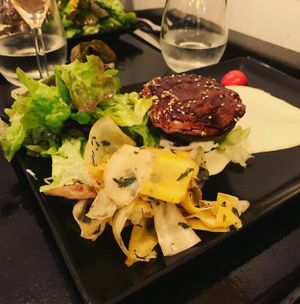 Burger at 42 Degrés in Paris