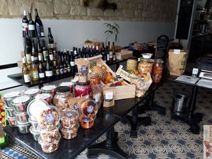 Grocery at 42 Degrés in Paris