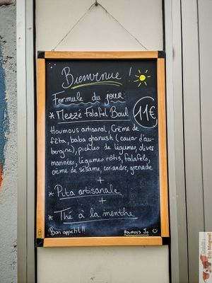 Day menu at Houmous Jo in Montreuil