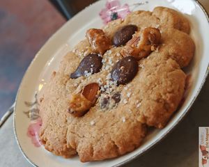 Coookie at Houmous Jo in Montreuil