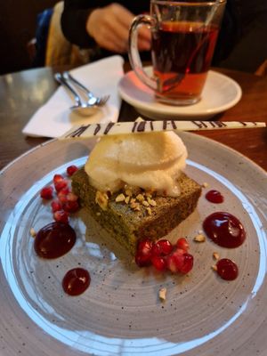 Matcha-Brownie at Oxymoron in Berlin