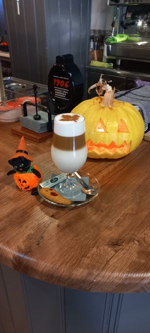 Pumpkin spice latte at Black Cat - Café Bar in Murcia