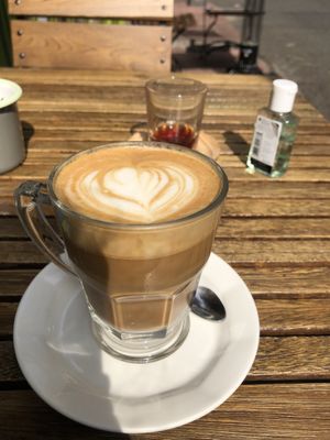 Enjoyed the soy latte and the sunshine at Kahve 6 in Istanbul