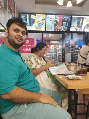 Happy Customers  at KASHI CHAAT in Pattaya