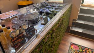  at Constantins Bowl House in Modling