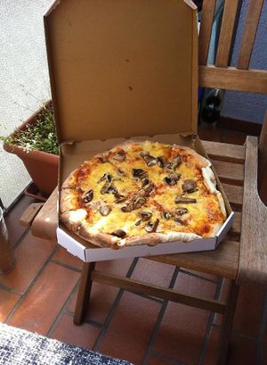 vegan pizza! at Dilgelay in Stuttgart