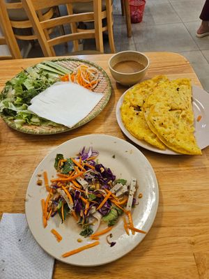 Seaweed salad and bánh xeo at Quán Chay Gieo Duyên in Da Nang