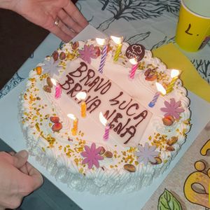 Torta bavarese di compleanno con crema di pistacchio dentro. La fanno su richiesta at Zanardi Lab in Bologna