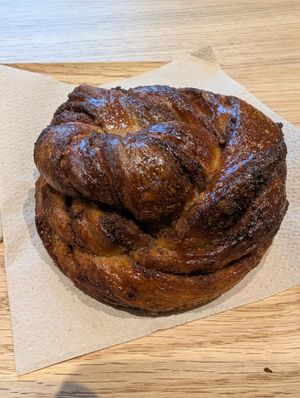 Cinnamon roll at Land & Monkeys - Les Halles in Paris