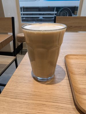 Cafe latte at Land & Monkeys - Les Halles in Paris