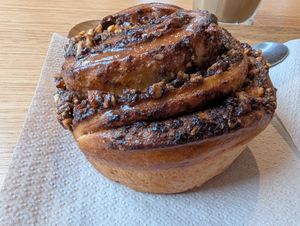 Babka roll at Land & Monkeys - Les Halles in Paris