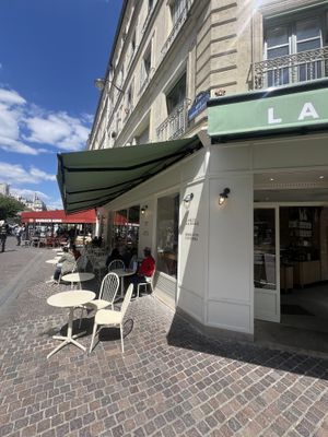 Outdoor seating  at Land & Monkeys - Les Halles in Paris